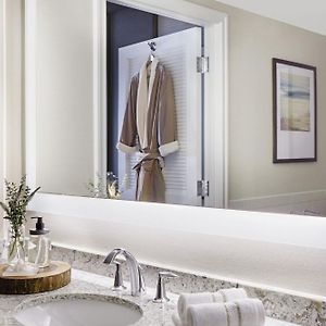 Queen Room Mobility or hearing accessible